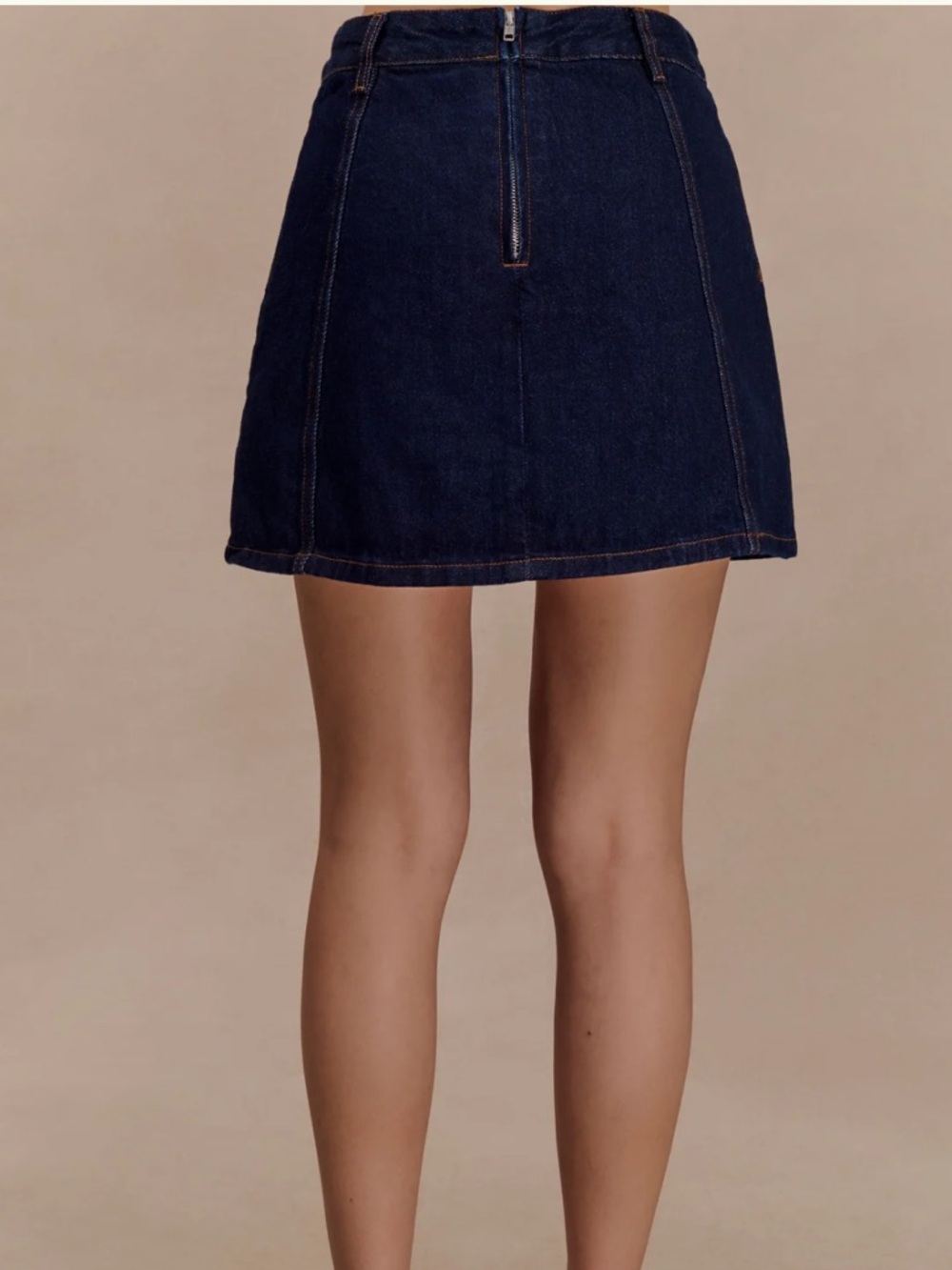Women’s MESHKI Rosalyn mini denim skirt- indigo blue. Size medium - Picture 3 of 8